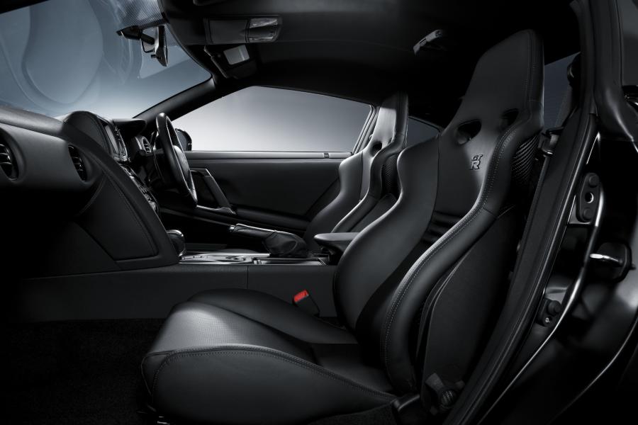  Nissan GT-R Spec V 2009 года  (фото 28 из 40)